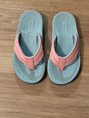 High Tide | “Zig Zag” Comfort Kids Flip Flops